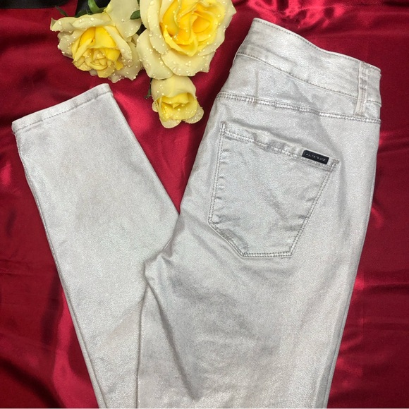 White House Black Market (WHBM) Low Rise Coated Skinny Ankle Jean Silver - Picture 5 of 9
